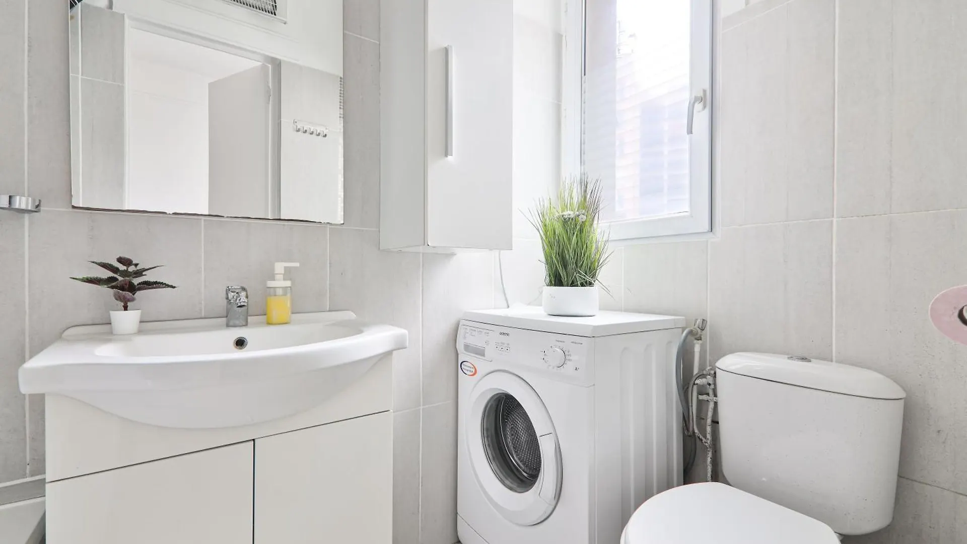 Apartamento Heart Of Paris-1Br-6P-Tour Eiffel-Free Netflix 0*,  Francia
