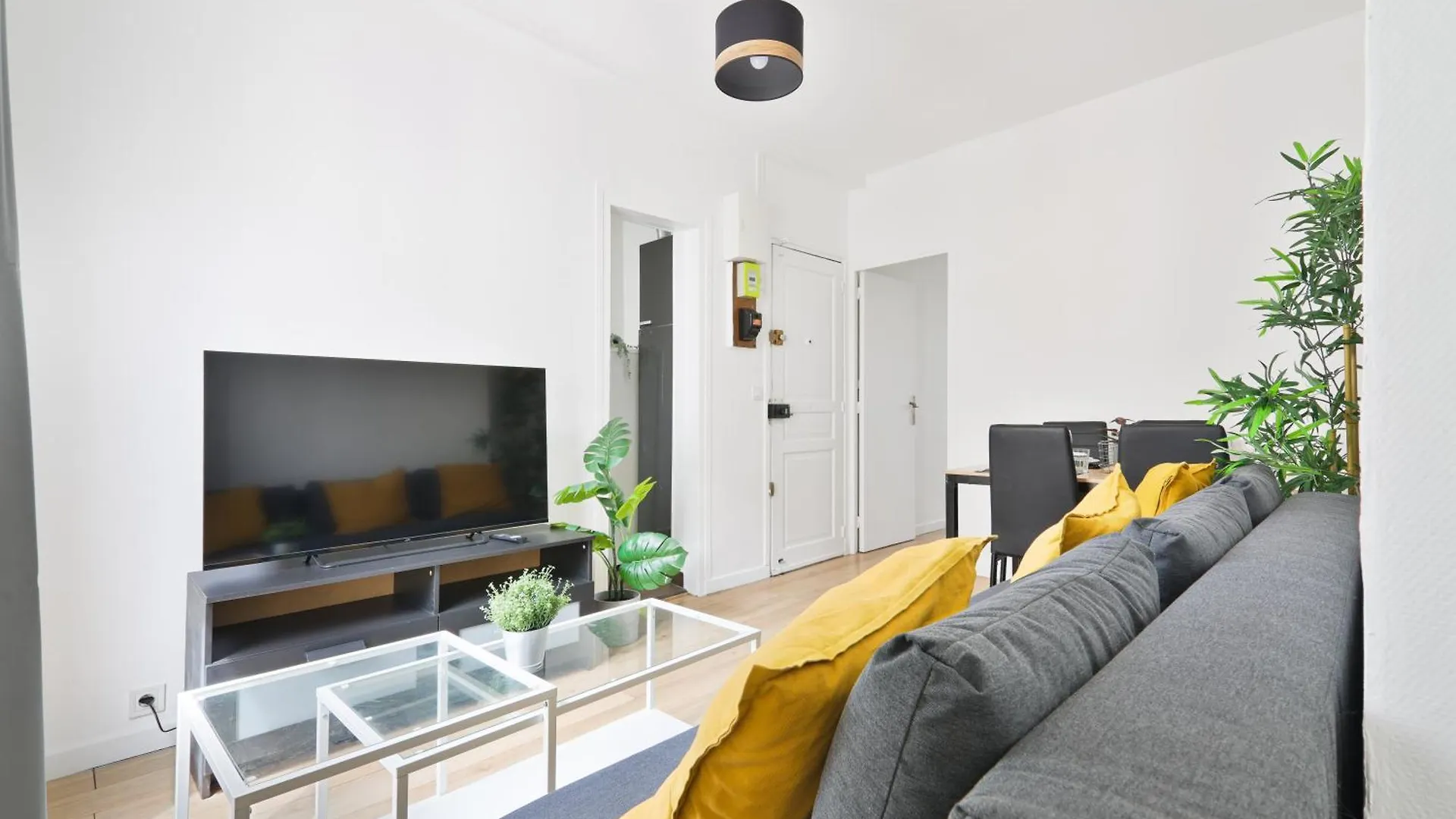 Heart Of Paris-1Br-6P-Tour Eiffel-Free Netflix location